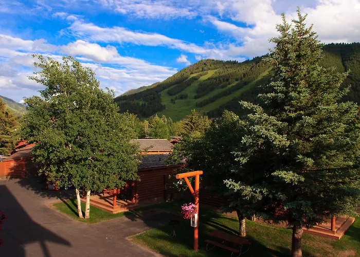 Cowboy Village Lodge