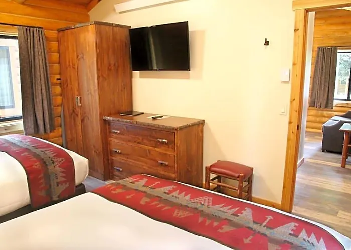 牛仔乡村度假酒店 山林小屋