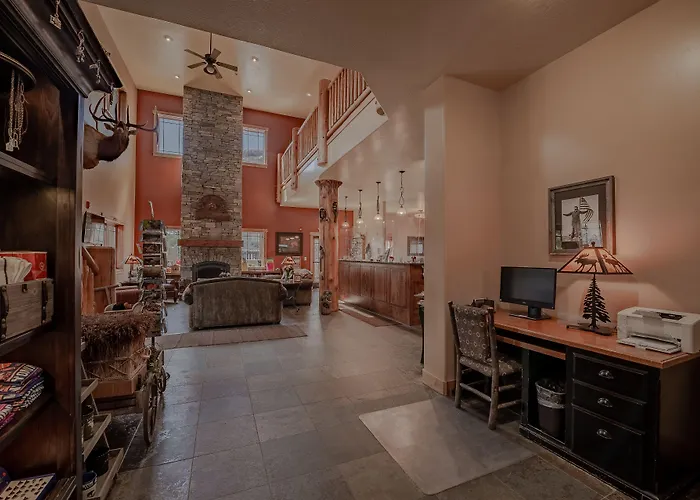 Lodge Cowboy Village *